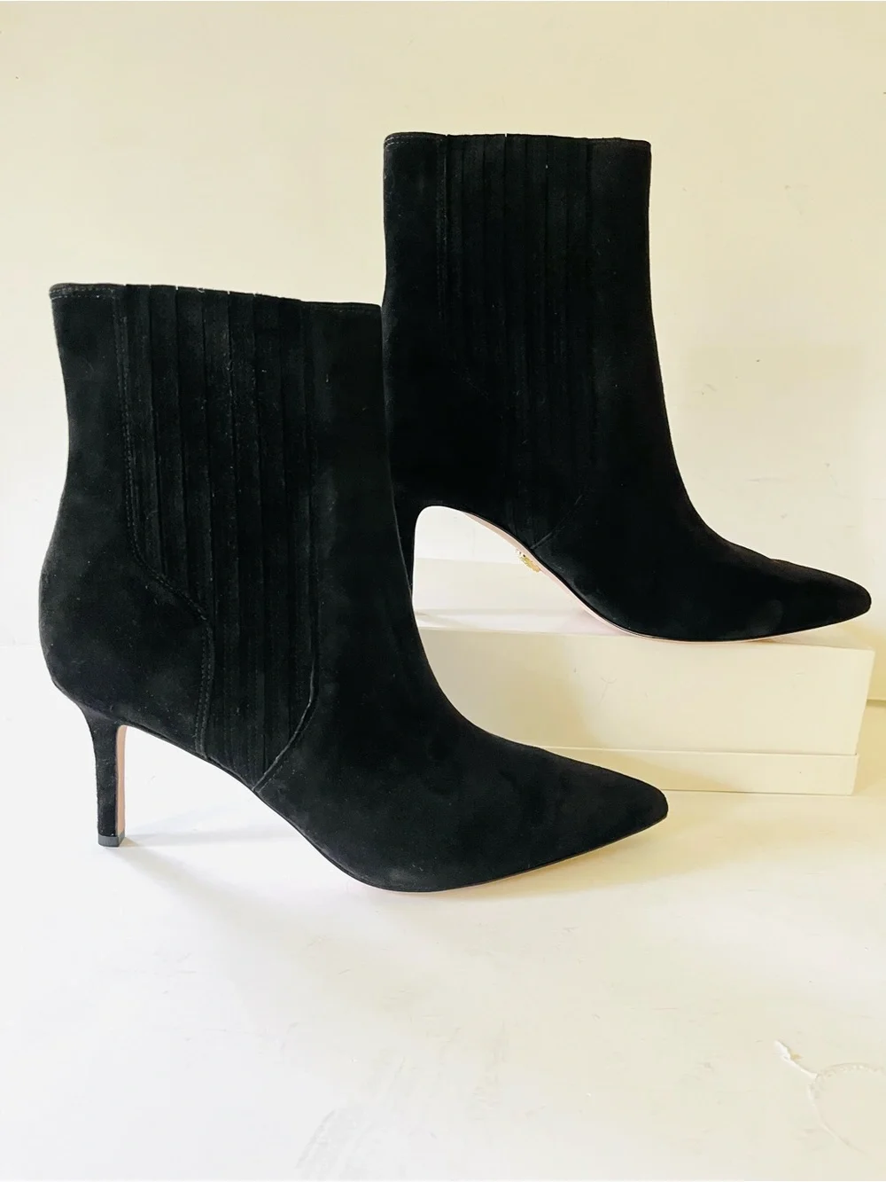 NWOT Veronica Beard black suede ankle boots 11